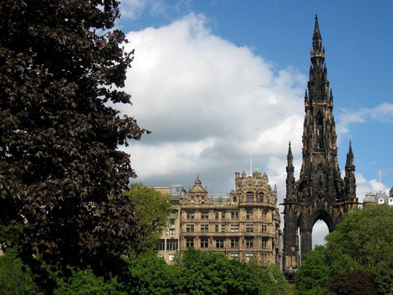 Monument to Walter Scott