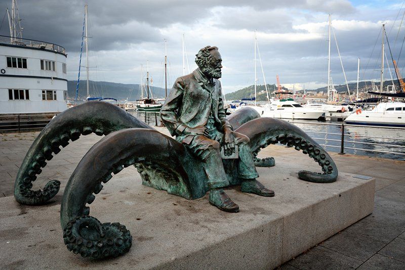 Jules Verne Monument
