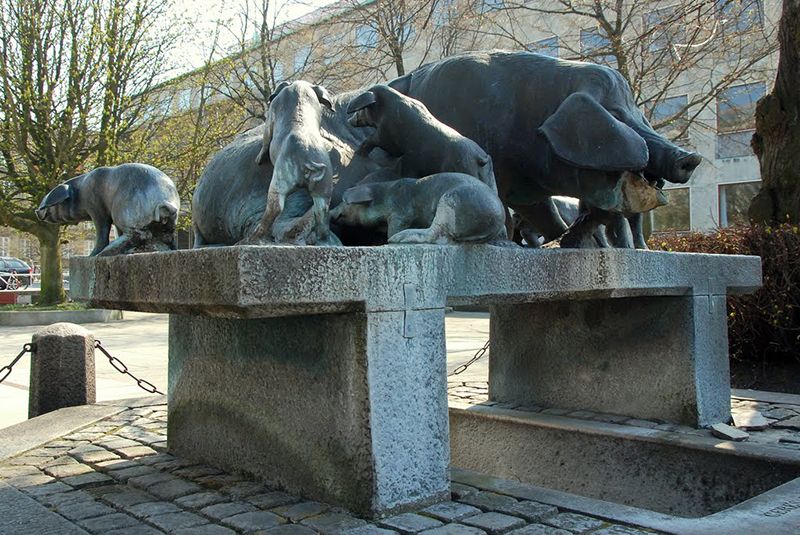 Свинский фонтан
