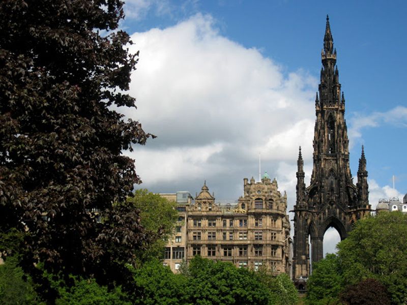 Monument to Walter Scott