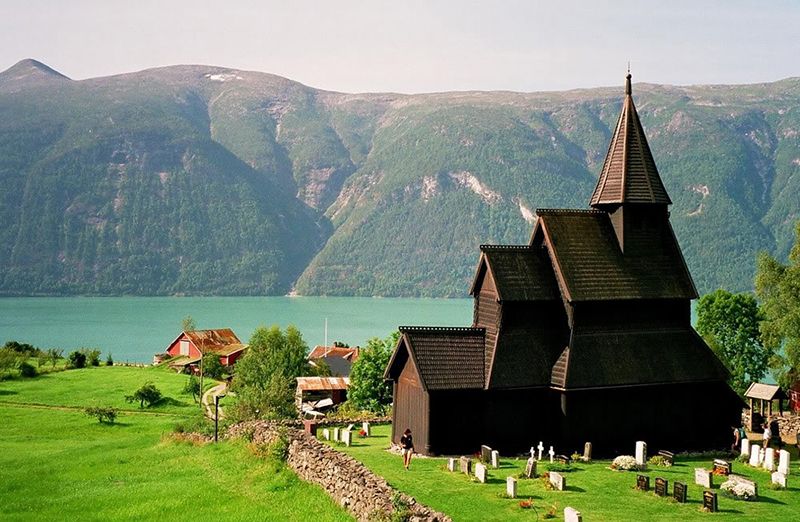 Frame churches