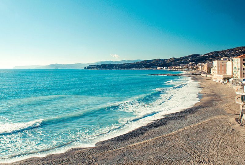 Plaja Albaro