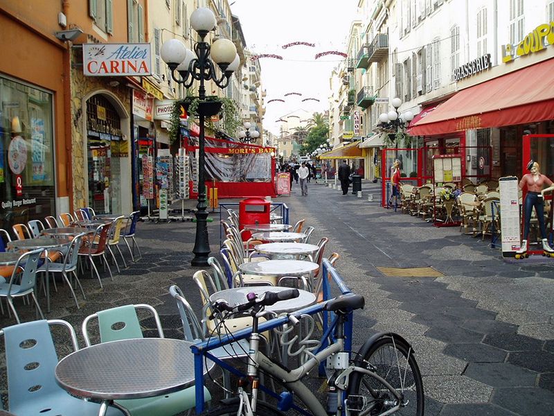 Вулиця Rue de France в центрі Ніцци
