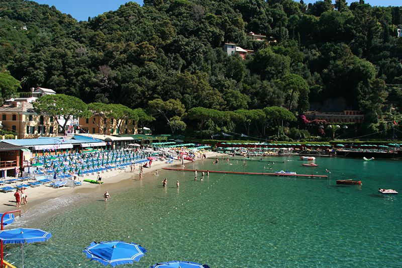 Paraggi Beach