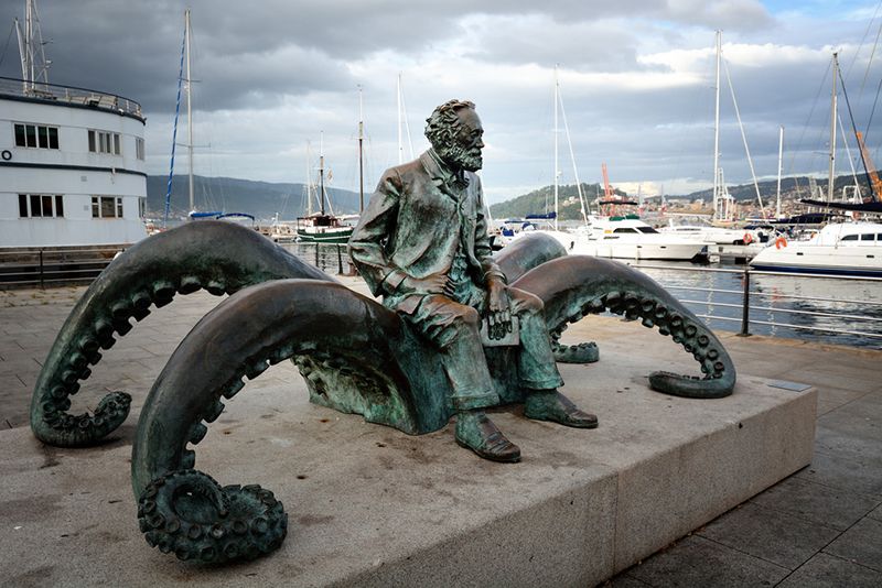 Jules Verne Monument