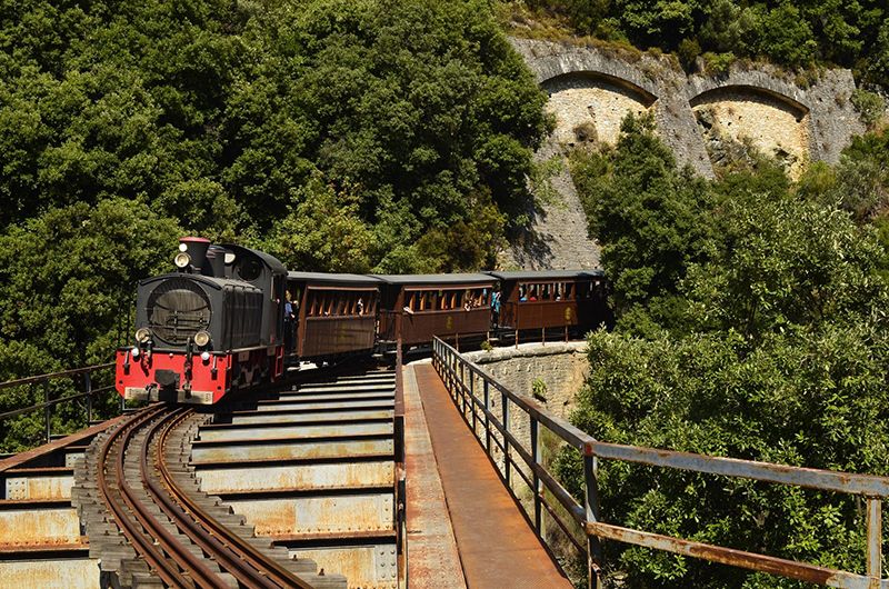 Excursion train (locomotive)