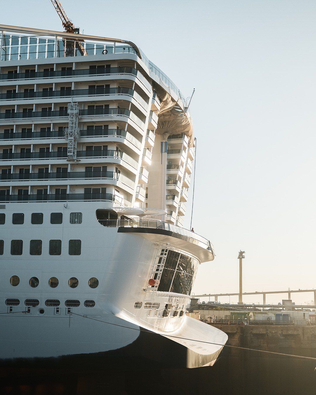 Будівництво MSC World Asia 