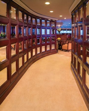 Зеркальна зала (Glass Hall)