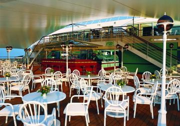 Відкрите кафе (Great Outdoor Cafe)