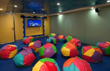 Cinema in the kids' club (Kid's Club Cinema)