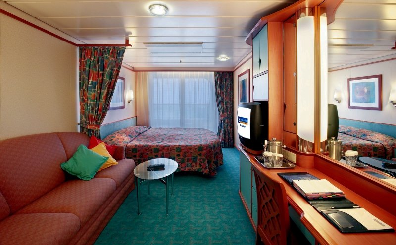 Каюта с балконом "Superior Ocean View Stateroom with Balcony"