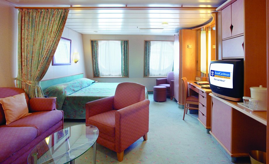 Каюта з вікном «Family Ocean View Stateroom»