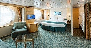 Каюта з вікном «Ultra Spacious Ocean View» (33 м²)
