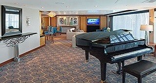 Suită „Royal Suite with Balcony” (93 mp + balcon 10 mp)
