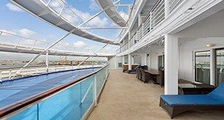 Suită „Villa Suite - 4 Bedrooms” (121 m² + balcon 78 m²)