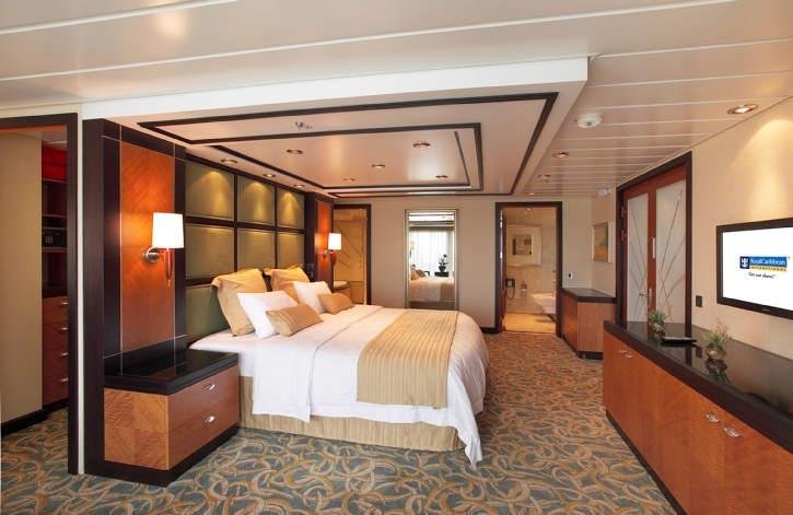Suită „Presidential Family Suite with Balcony”