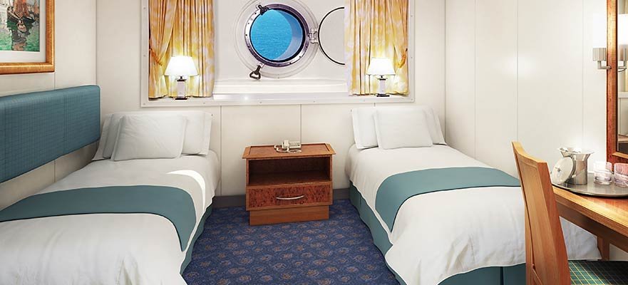 Cabină cu fereastră tip „Mid-Ship Oceanview Porthole Window” (vedere ocean cu vizor)