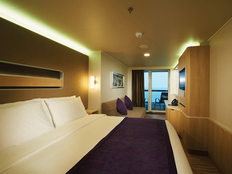 “Club Balcony Suite” Mini Suite