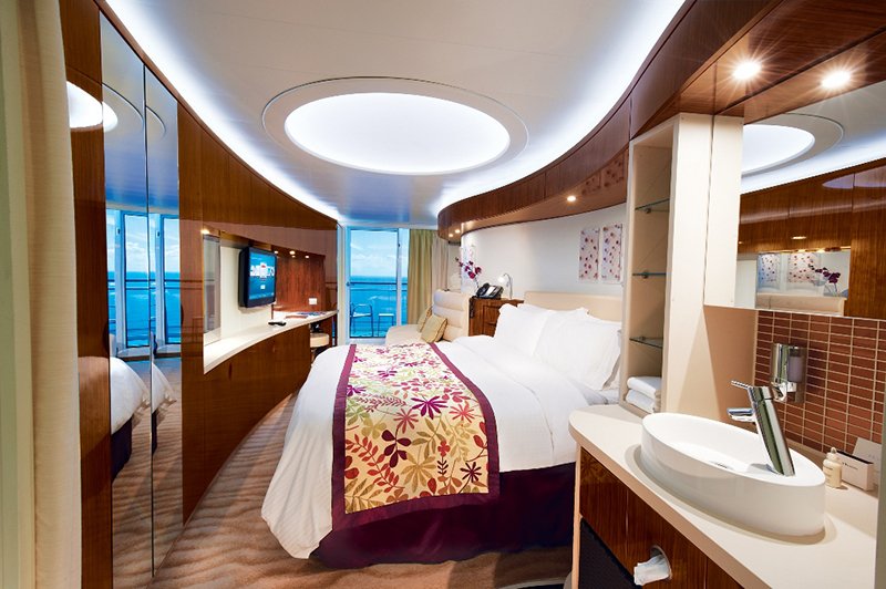 Каюта з балконом «Spa Balcony Stateroom»
