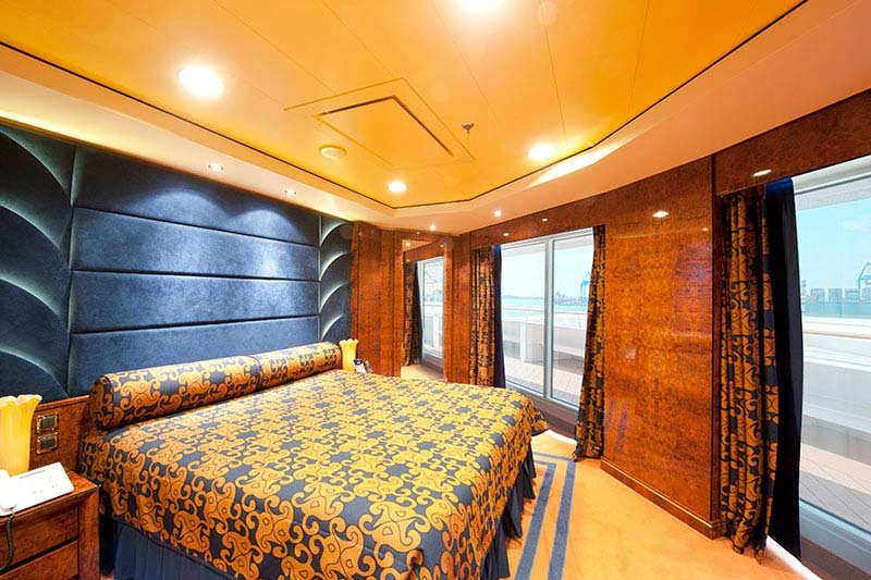 Сьют із балконом «Royal YACHT CLUB» (36 м²)