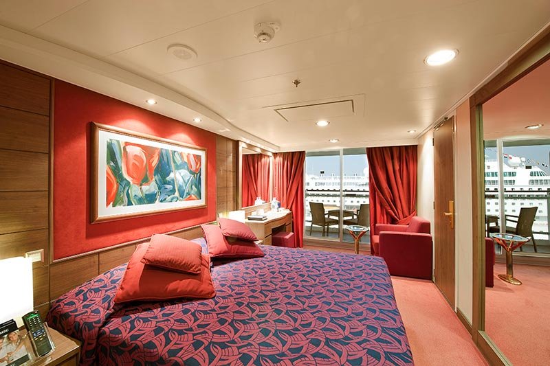 “BELLA” Balcony Cabin (17–18 m²)