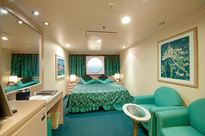“FANTASTICA” Cabin with a Window (16–17 m²)