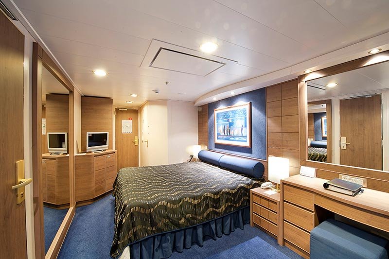 “FANTASTICA” Balcony Cabin (17–21 m²)