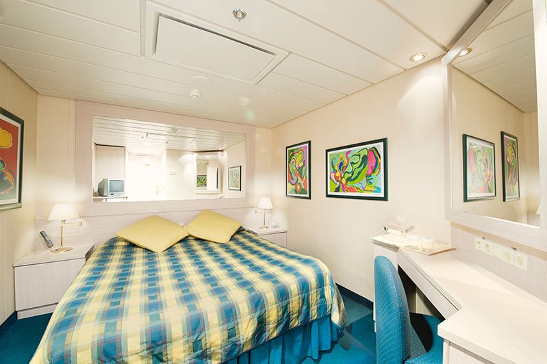 Interior cabin “FANTASTICA” (13 m²)