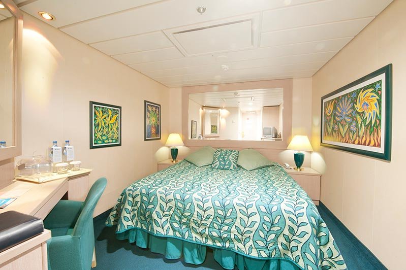 Inside cabin “FANTASTICA” (13 m²)