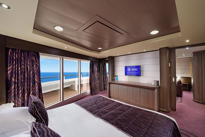 Suite with window “Executive YACHT CLUB” (45 - 53 m²)