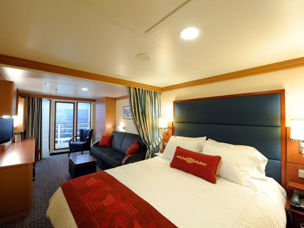 Deluxe Oceanview Stateroom with Verandah (Balcony Cabin)