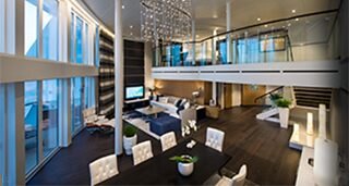 Suită „Royal Loft Suite” (152 m² + balcon 51 m²)