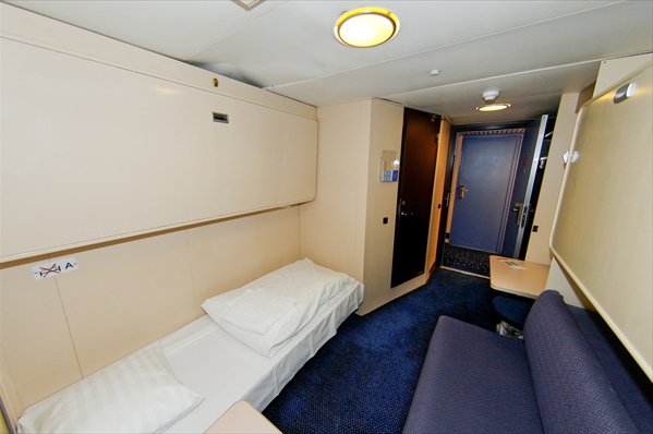 Каюта з вікном “Class A Cabin”