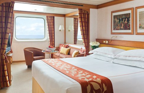 “Deluxe Window Suite” suite