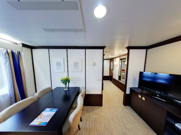 Suită „Suite”