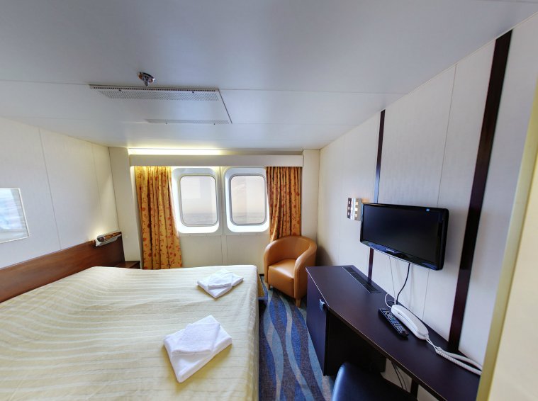 Cabină cu fereastră „Commodore Cabin”