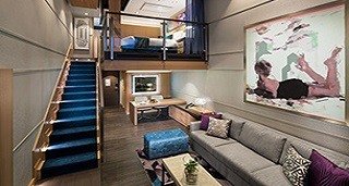 Люкс «Crown Loft Suite w/Balcony» (51 м² + балкон 11 м²)