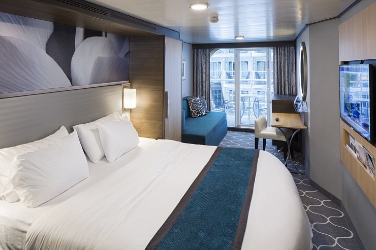 Каюта з балконом «Boardwalk View Stateroom with Balcony»