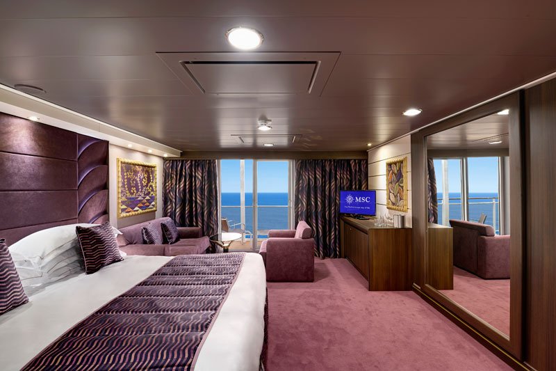 Сьют с балконом "Deluxe YACHT CLUB" (26 - 32 м²)