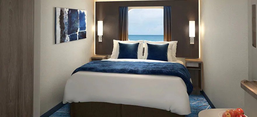 Каюта з вікном «Family Oceanview Stateroom with Large Picture Window»