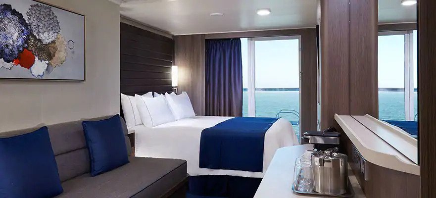 Міні-сьют «Mid-Ship Mini-Suite with Balcony»