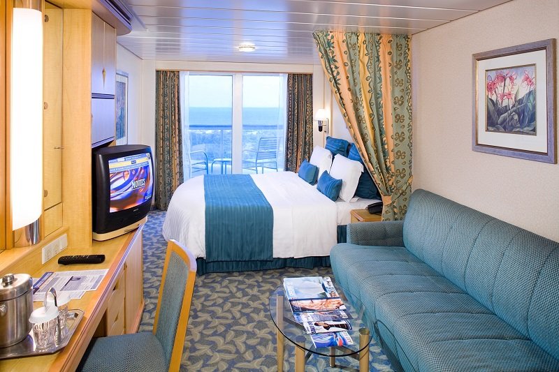 Каюта з балконом «Deluxe Ocean View Stateroom with Balcony»