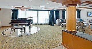 Сьют «Royal Suite with Balcony» (93 м² + балкон 16 м²)