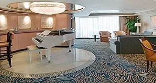 Suită „Royal Suite with Balcony” (123 m² + balcon 10 m²)
