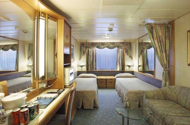 Cabină cu fereastră „Large Ocean View Stateroom”