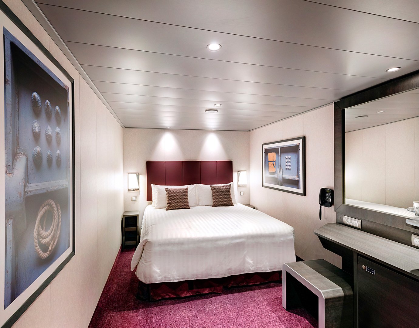 Interior cabin "FANTASTICA" 15 m² (Decks 5-10)