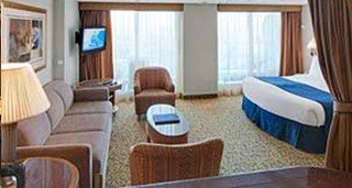 Suită „Grand Suite - 1 Bedroom” (27 m² + balcon 10 m²)
