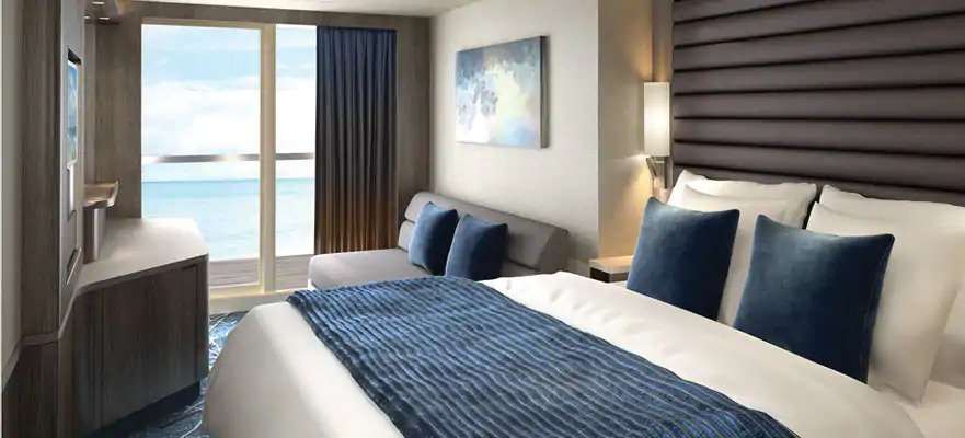 “Балконная каюта, выходящая кормой” (“Aft-Facing Balcony Stateroom”)