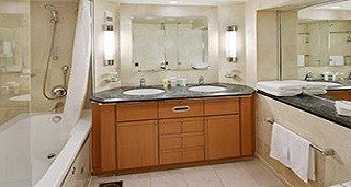Suită „Grand Suite - 1 Bedroom” (32 m² + balcon 9 m²)