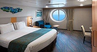 Каюта з вікном “Ultra Spacious Ocean View” (25 м²)